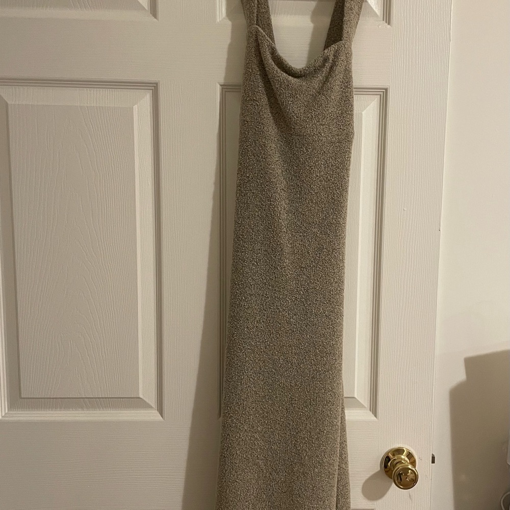 Beautiful theory dress worn once. Like new!